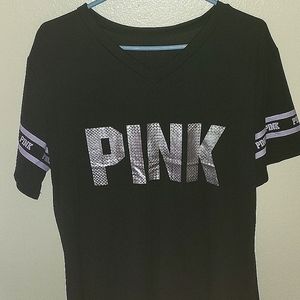 Woman's black logo shirt in size 2X. Pink brand.